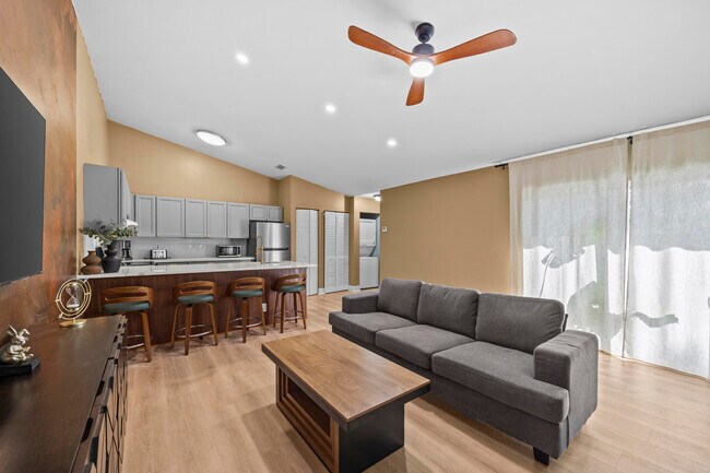Foto del edificio - 1368 Periwinkle Pl