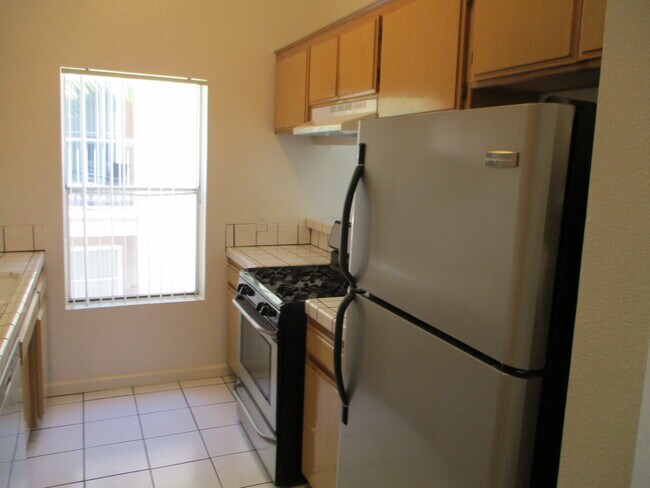 Foto del edificio - 3633 Jasmine Ave