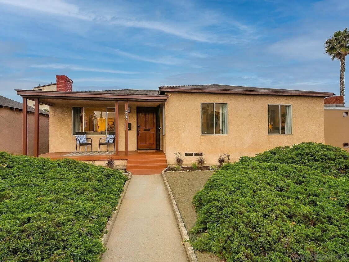 Foto principal - 965 Rosecrans St
