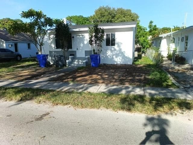 Building Photo - 1123 N 17th Ct