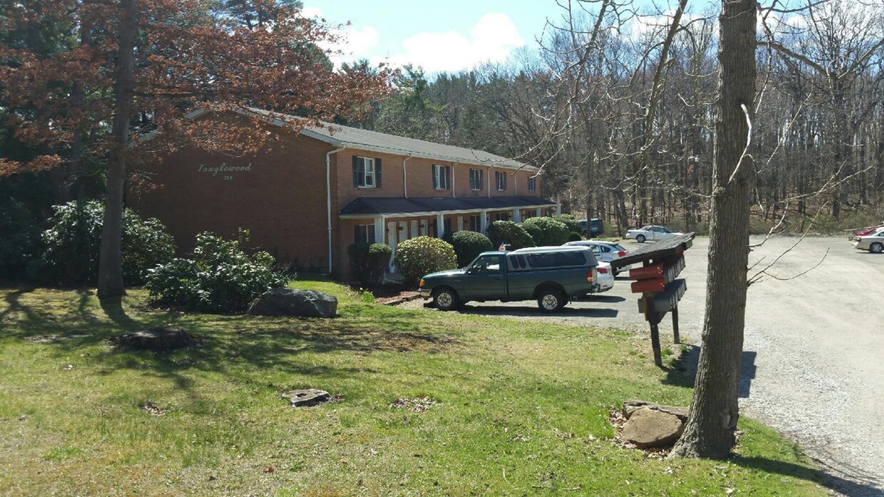 Tanglewood Apartments Indiana, PA