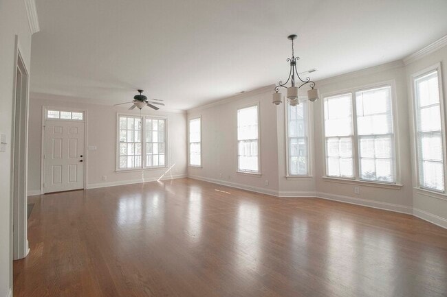 Building Photo - 128 Bogard Ln