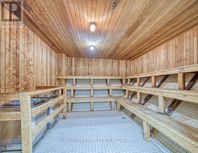 Photo du bâtiment - 2550-2550 Lawrence Ave E