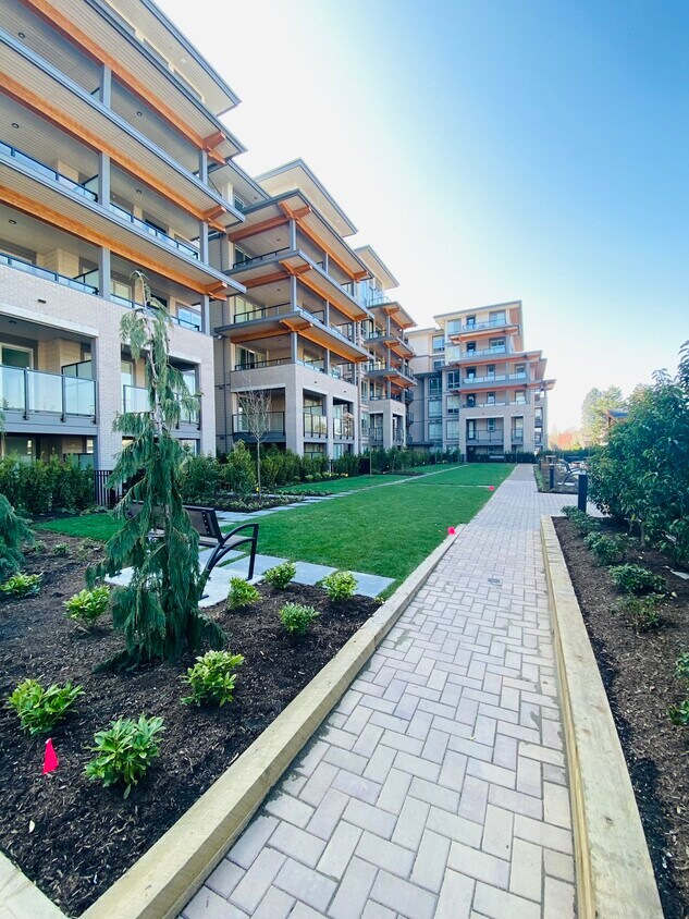 7588 16th St Unit 522, Burnaby, BC V3N 0H8 Condo for Rent in Burnaby, BC