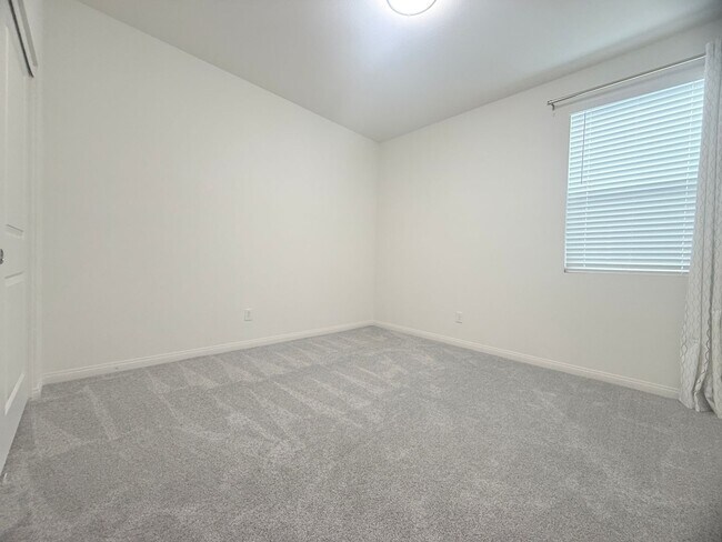 Building Photo - Wonderful upgraded two story single house