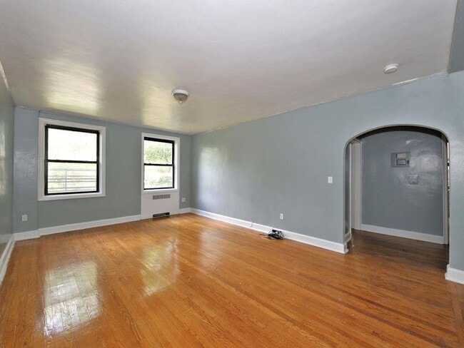 Foto del edificio - 412 Larchmont Acres