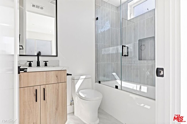 Building Photo - 3 br, 3.5 bath Townhome - 10915 Hesby St