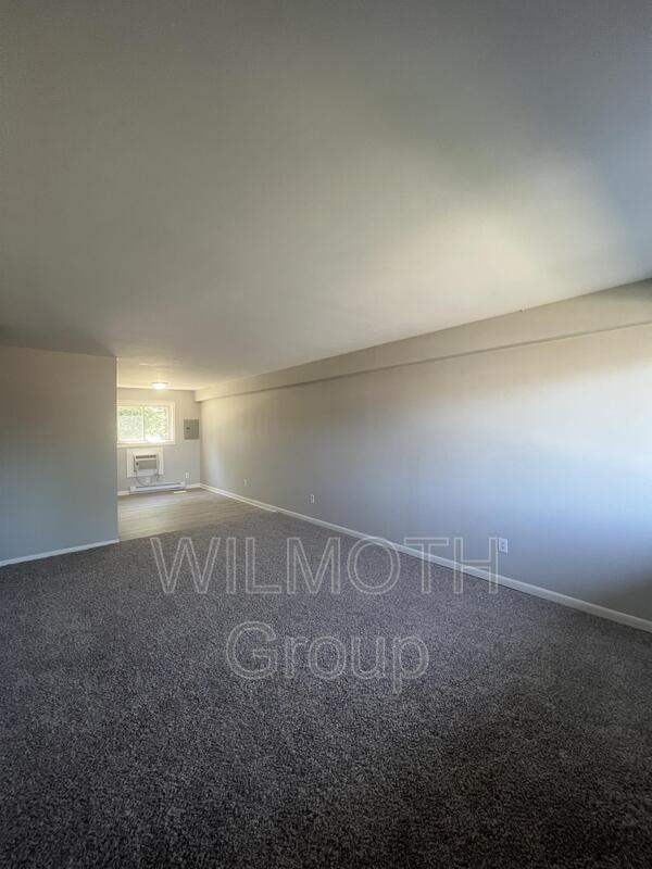Building Photo - 10301 Medallion Dr