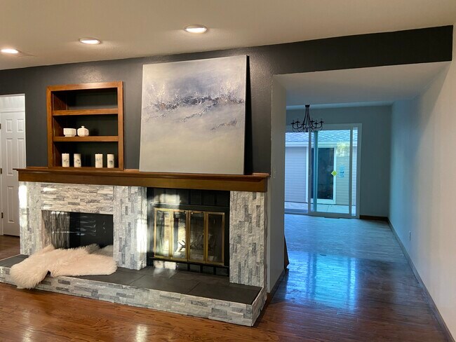 Building Photo - 7168 E Bentley Cir