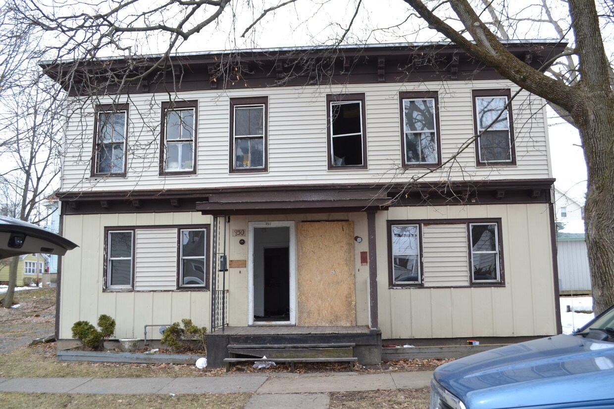 Foto principal - 950 Saratoga St