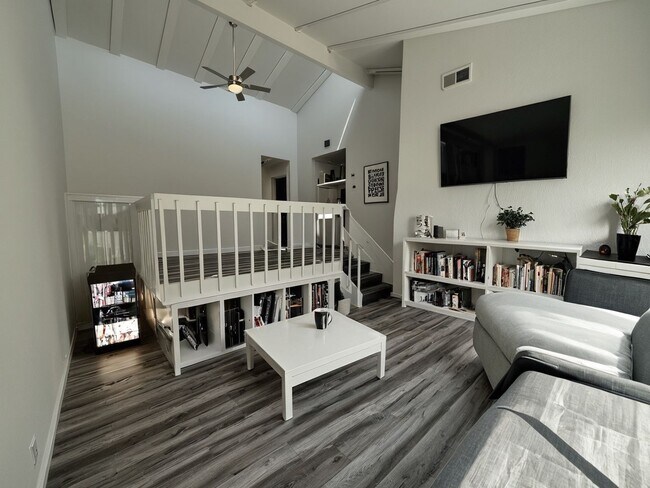 Foto del edificio - Large 3 Bedroom 3 Bathroom Condo for Rent