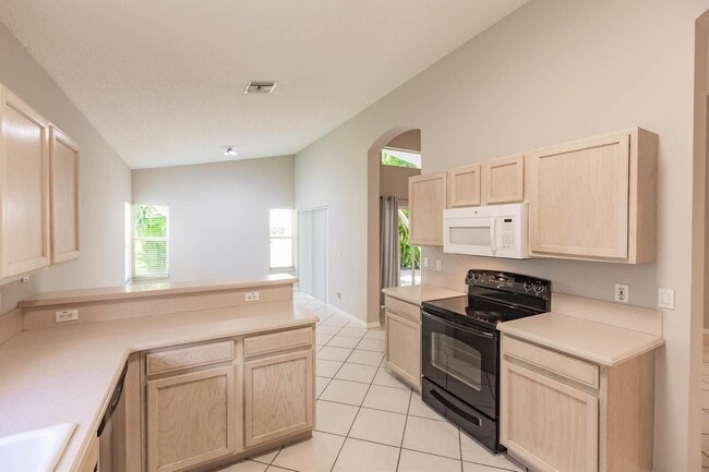 Building Photo - 6304 Harbour Club Dr