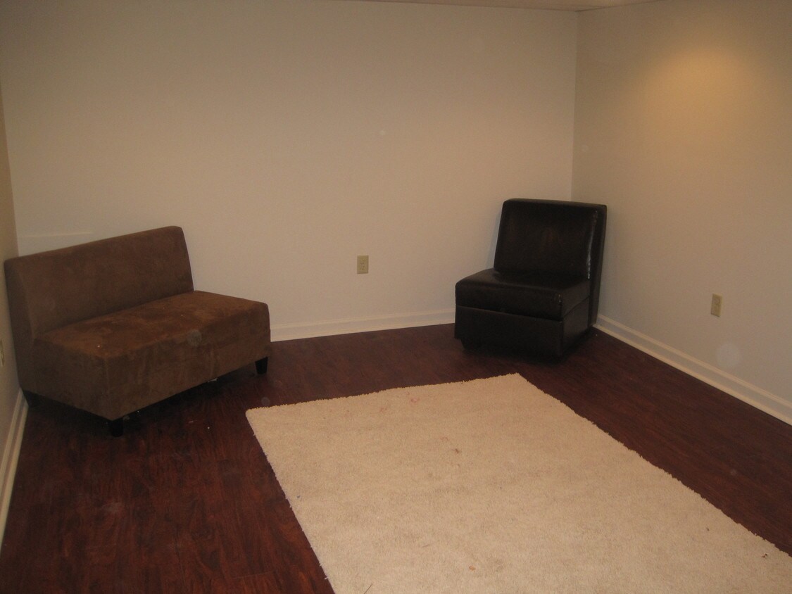 Foto del edificio - 6342 Darlington Dr