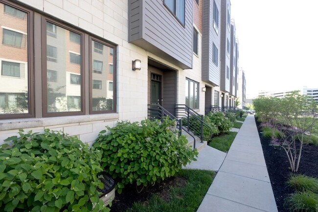 Foto del edificio - 609 Lakeview Ct