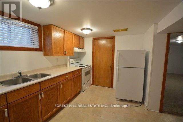 Building Photo - 18 Longford Dr