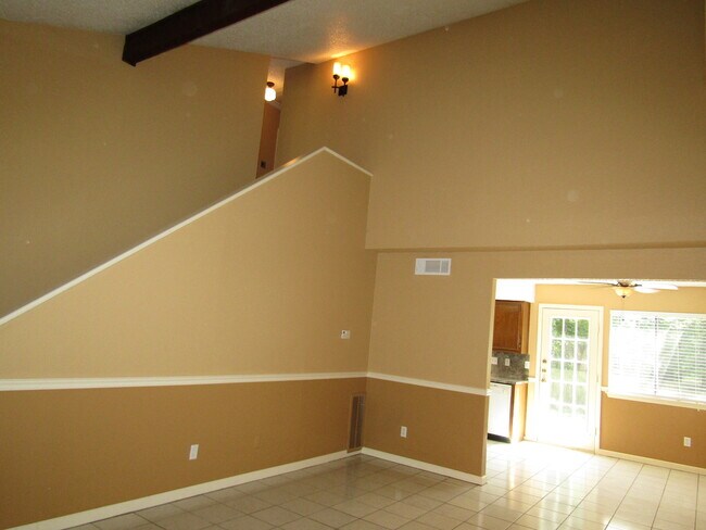 Building Photo - 7001 Winedale Dr