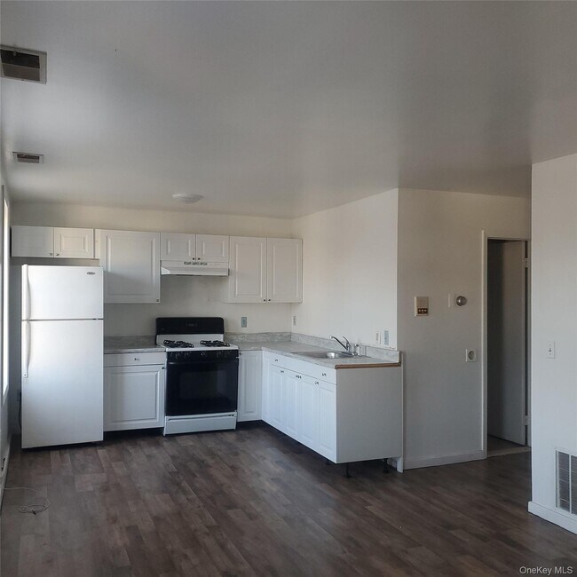 Foto del edificio - 8 Main St