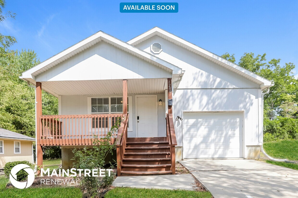 Foto principal - 1200 E 84th Terrace