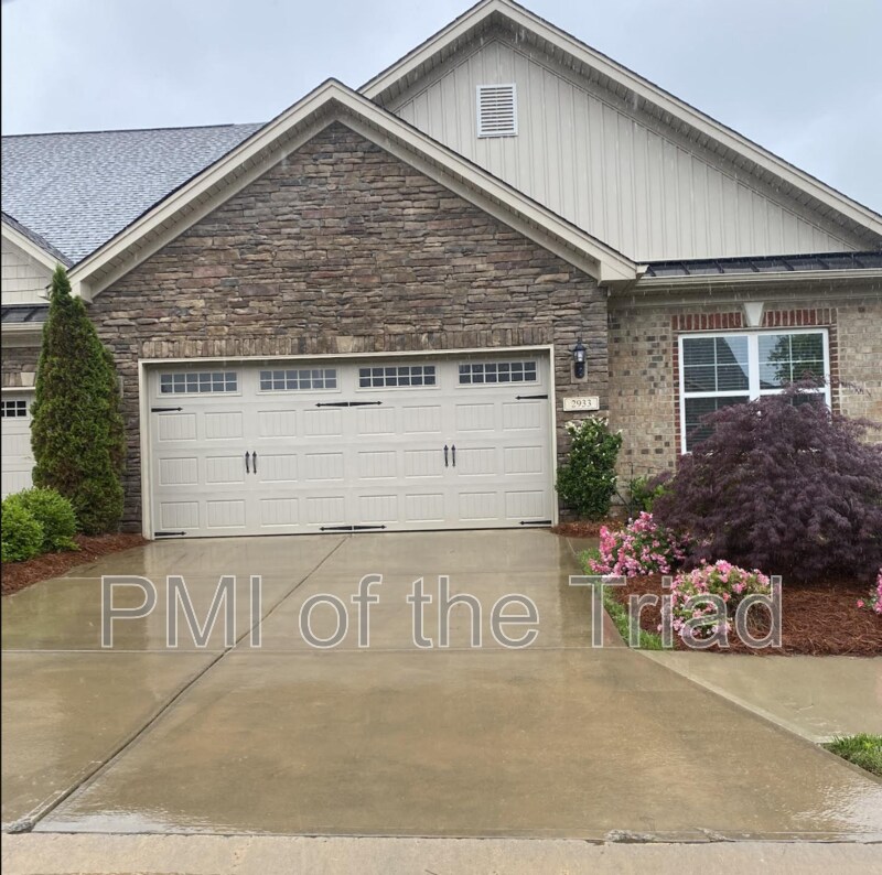 Foto principal - 2953 York Pl Dr NE