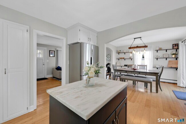 Foto del edificio - 829 Wells Rd