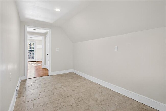 Foto del edificio - 613 Pelham Rd NE