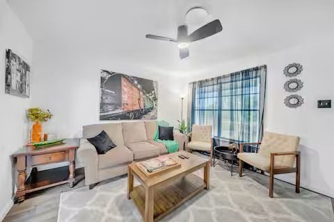 Foto del edificio - 3018 Woodcliffe St