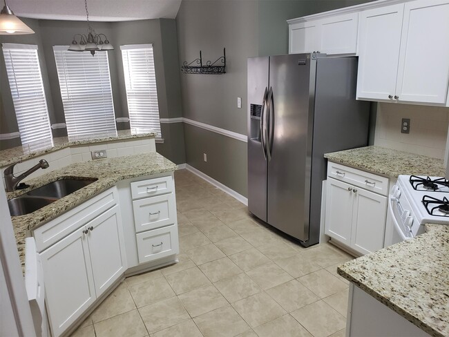 Foto del edificio - 12013 Evergreen Hollow Dr