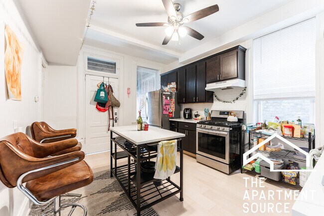 Foto del edificio - 1629 N Claremont Ave