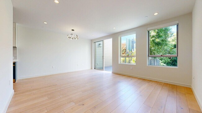 Building Photo - 606 Capp St
