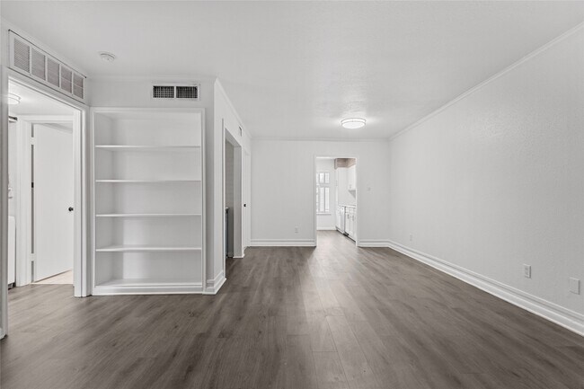 Foto del edificio - 2350 Bering Dr