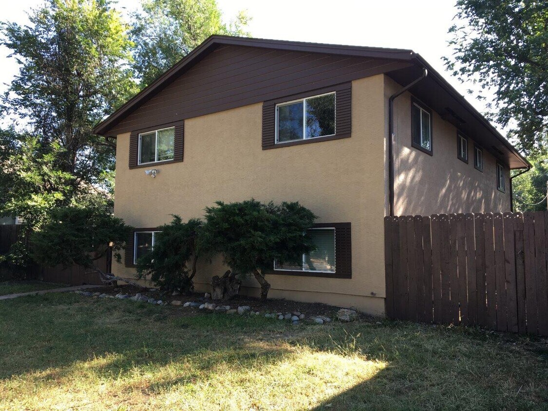 Primary Photo - 1509 N Corona St