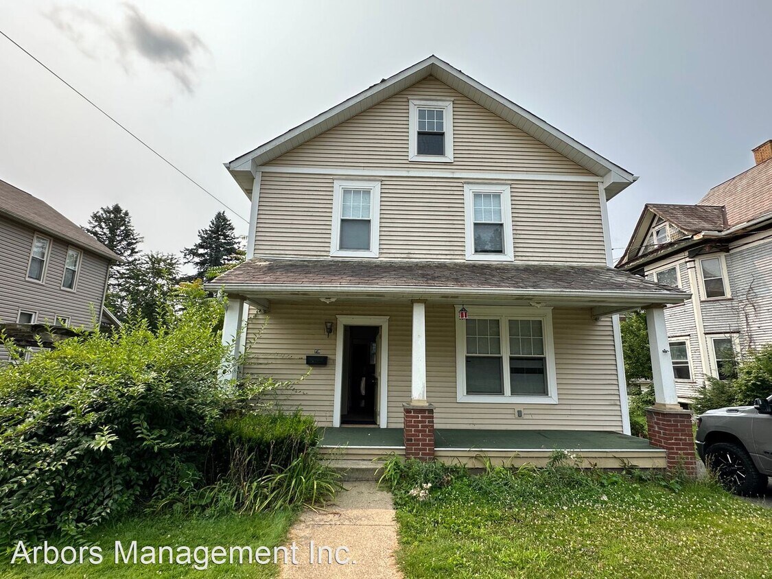 150 Park St, Grove City, PA 16127 House Rental in Grove City, PA