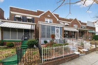 Building Photo - 612 21st St NE