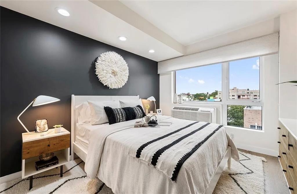 Foto principal - 557 Hart St