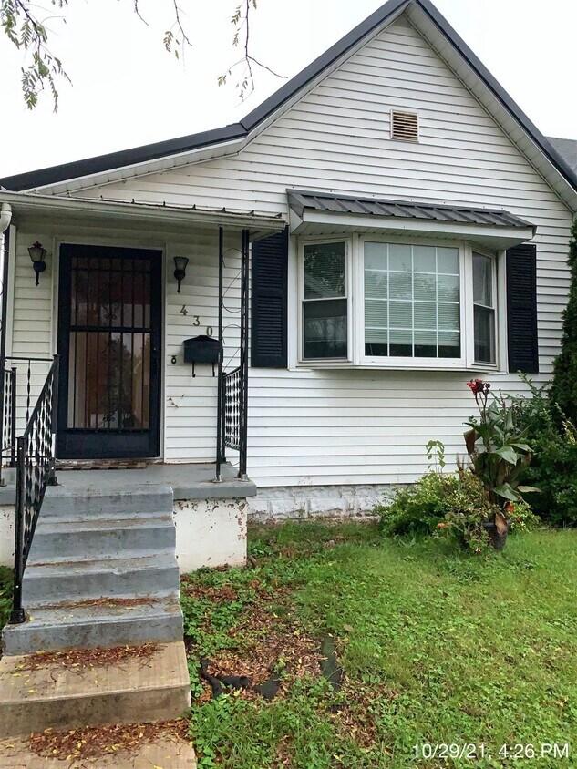 Primary Photo - 430 E 3rd St