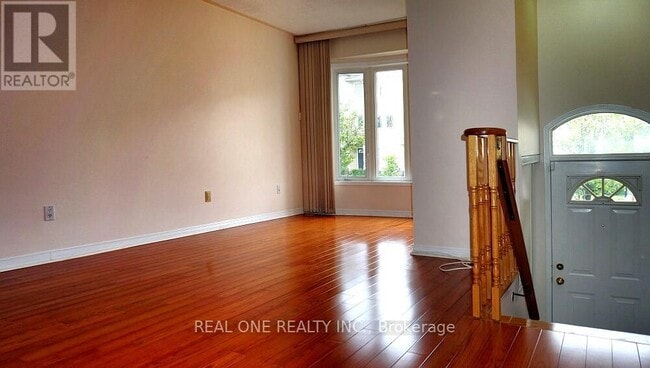 Building Photo - 29-129 Rosebank Dr