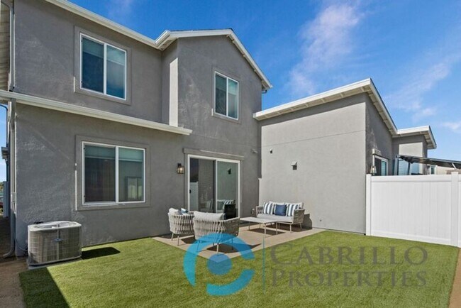 Building Photo - 1662 Neptune Ave