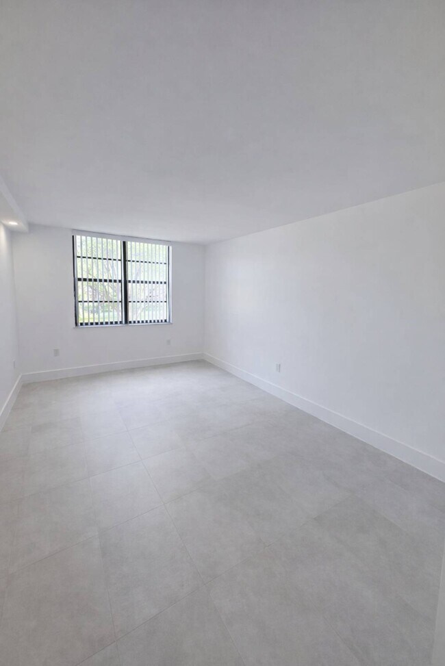 Foto del edificio - 13000 SW 92nd Ave