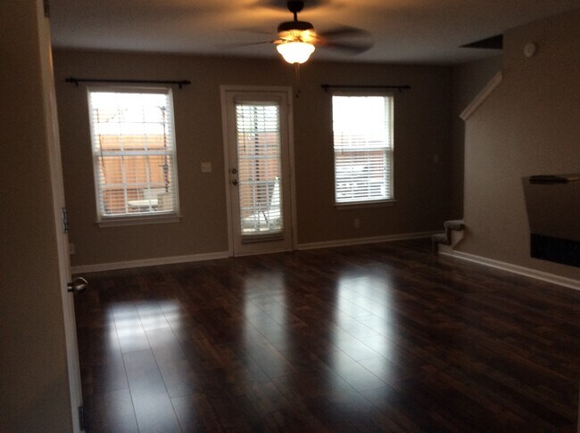 Building Photo - 434 Arapaho Dr