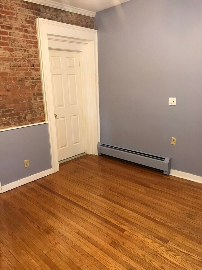 Living Room - 45 Glasgow St