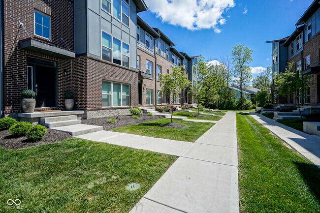 Building Photo - 8239 Bostic Dr
