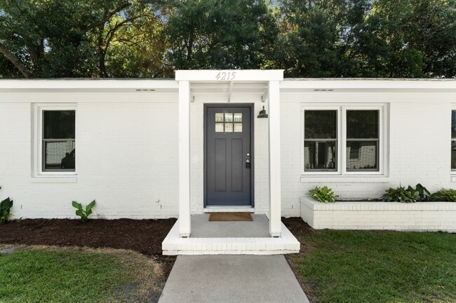 Photo - 4215 Peachtree Ave (Wilmington, NC) Townhome