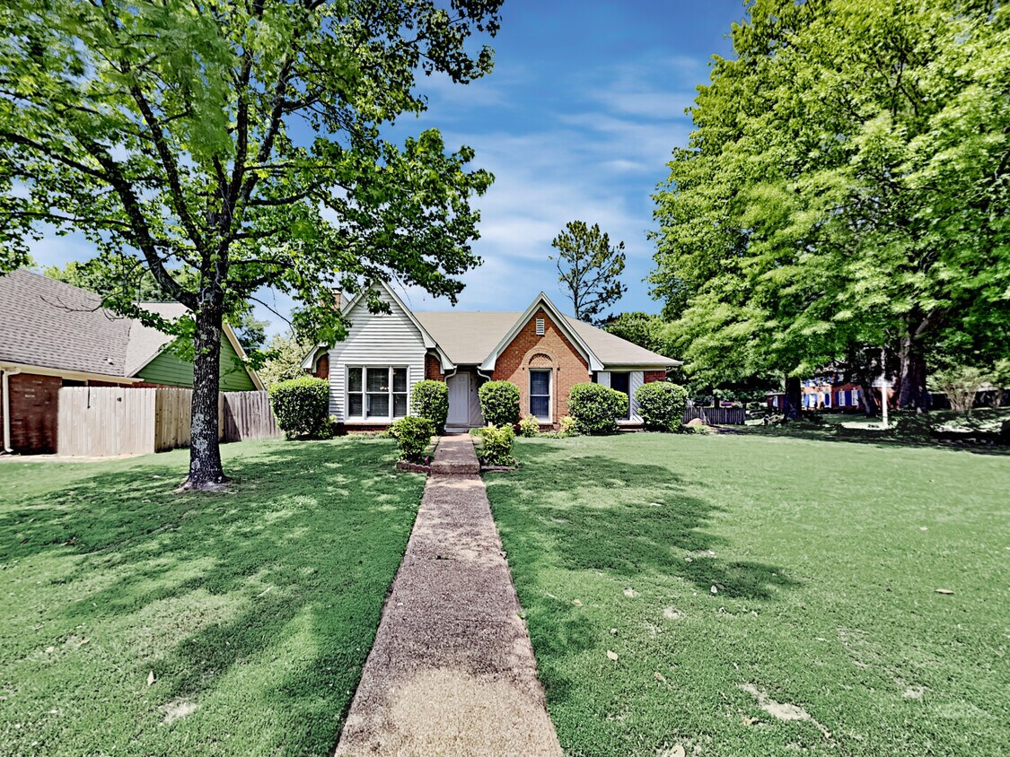 8310 Weatherwood Lane House for Rent in Memphis, TN