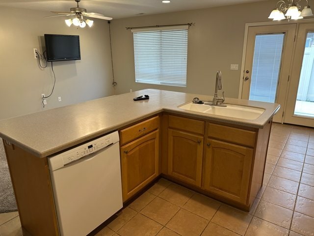 Foto del edificio - 136 Arlington Way