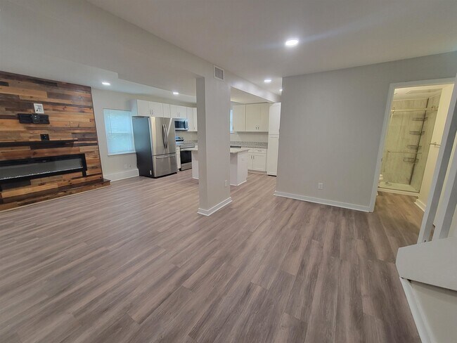 Foto del edificio - 1310 N Duval St