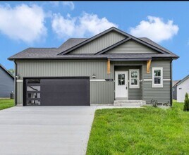 Building Photo - 493 Herman Dr