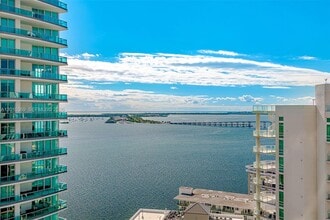 Building Photo - 1300 Brickell Bay Dr