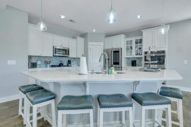 Foto del edificio - Luxurious 4 Bedroom Rental Property with S...