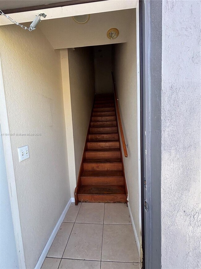 Foto del edificio - 219 W Dixie Hwy