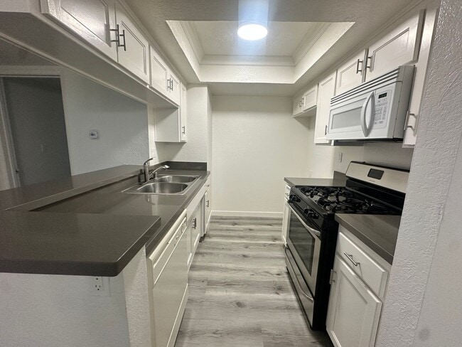 Interior Photo - MPK - The Premier on Moorpark